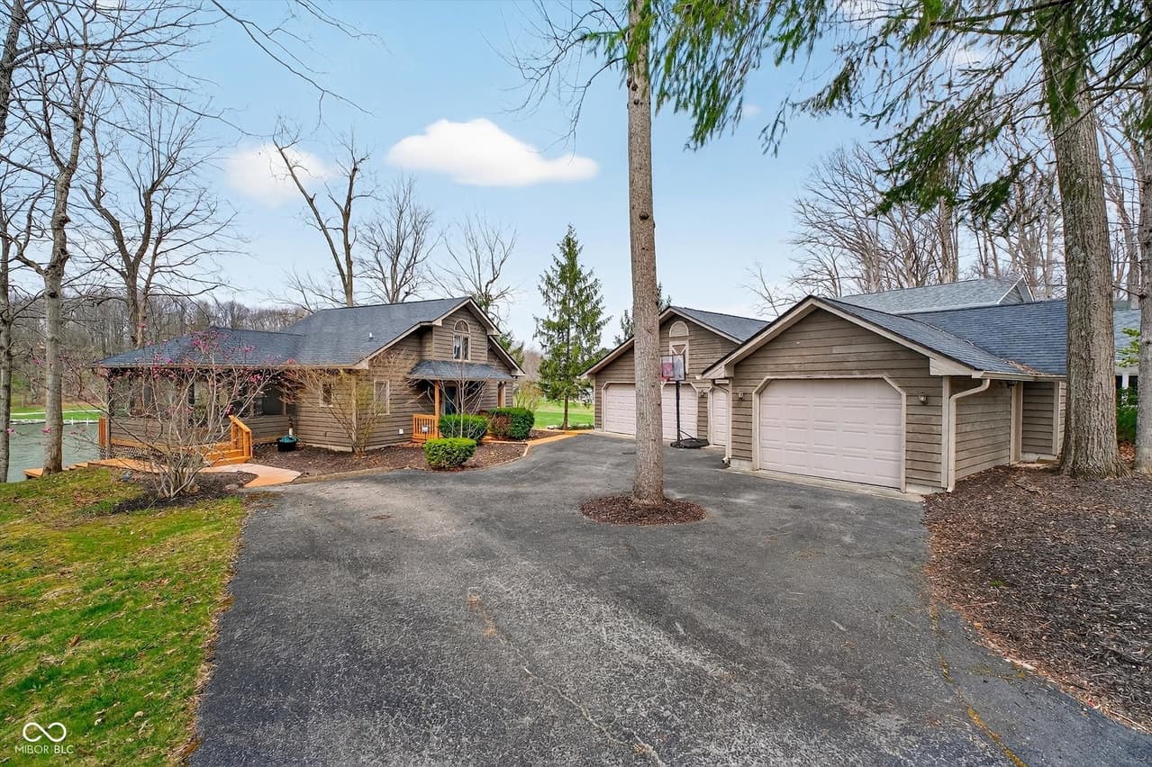 Front of the house and detached garage